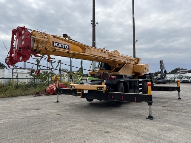 KATO ROUGH TERRAIN CRANE KR25H-F